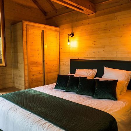 Charmante Cabane Dans Les Arbres Avec Jacuzzi Et Sauna Boismorand Exterior photo