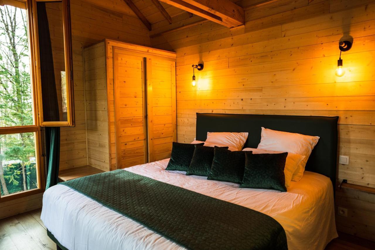 Charmante Cabane Dans Les Arbres Avec Jacuzzi Et Sauna Boismorand Exterior photo