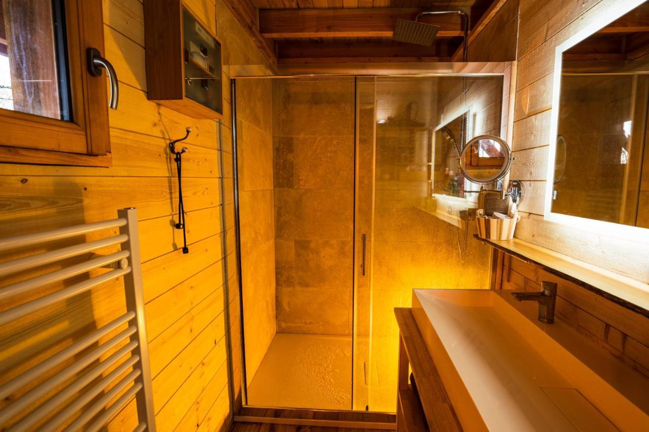 Charmante Cabane Dans Les Arbres Avec Jacuzzi Et Sauna Boismorand Exterior photo