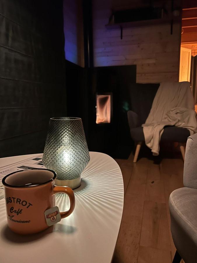 Charmante Cabane Dans Les Arbres Avec Jacuzzi Et Sauna Boismorand Exterior photo